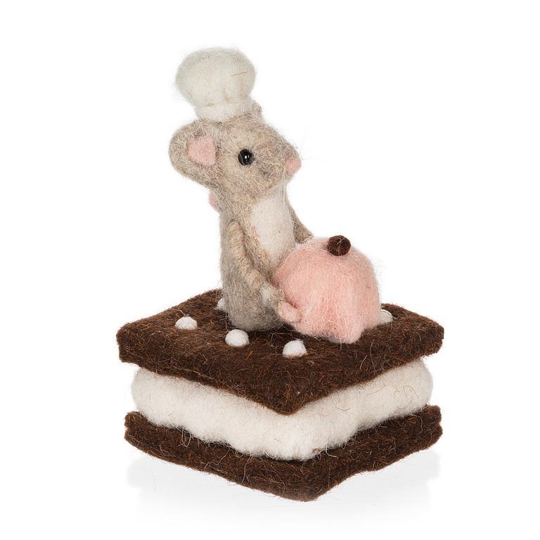 Mouse With Fancy Dessert