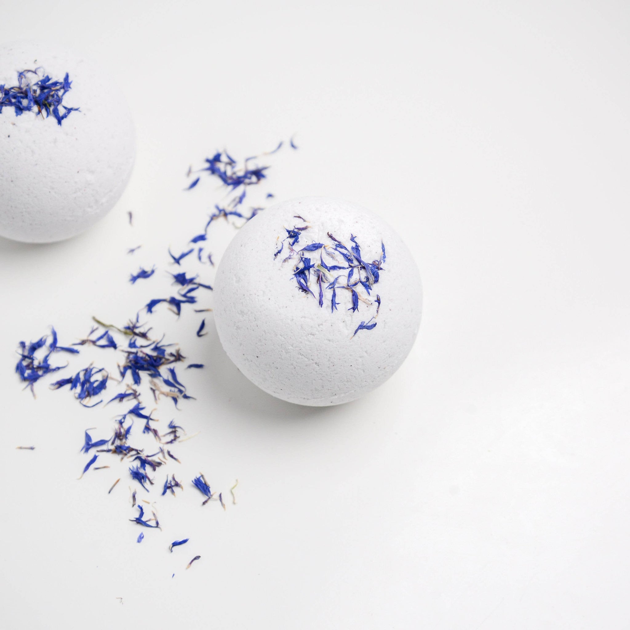 Bathorium Snooze Bath Bomb Single Bath Use