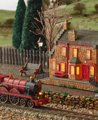 Department 56 – Harry Potter Hogwarts Hogsmeade Station
