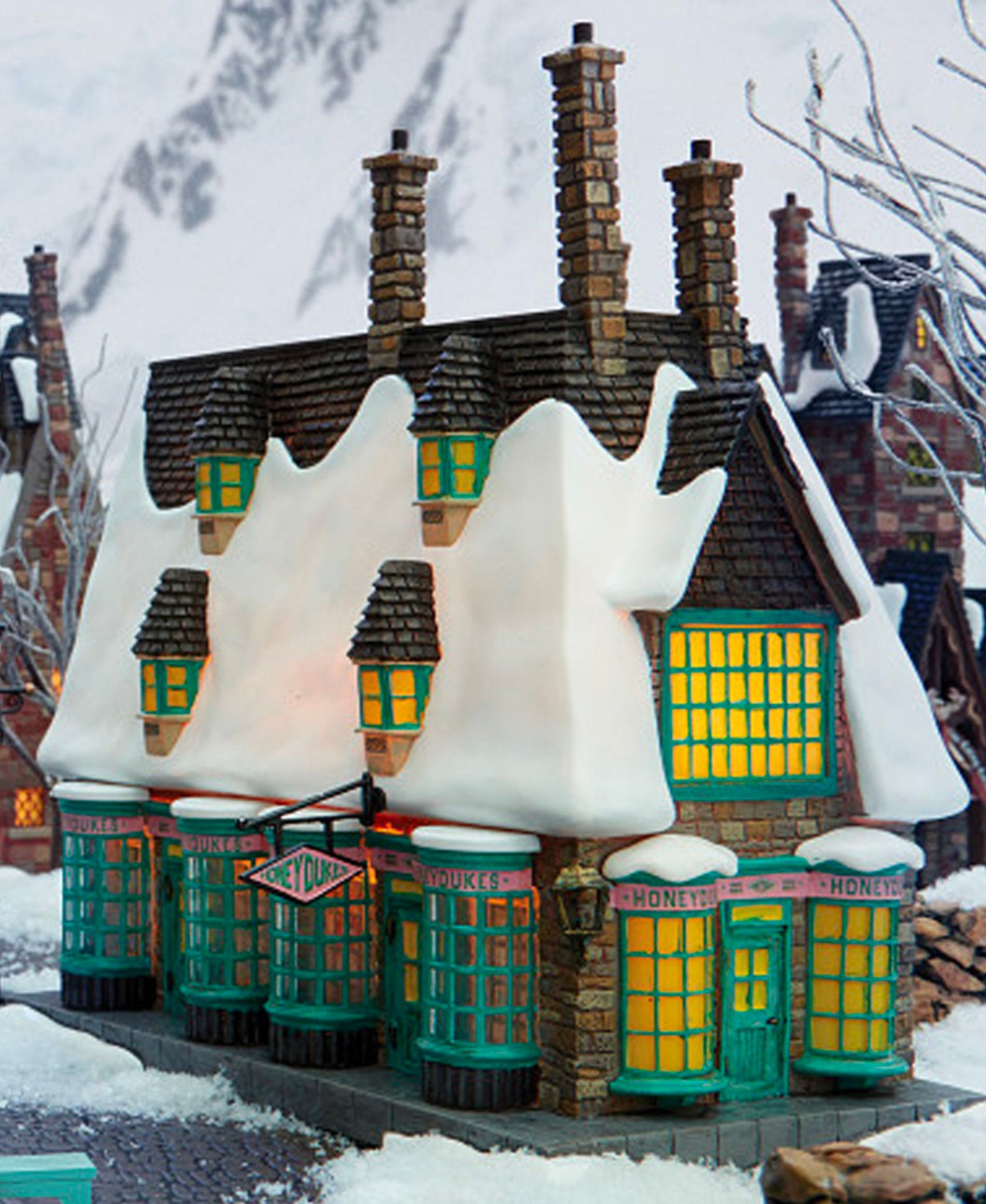Department 56 – Harry Potter Hogwarts Village Honeydukes Sweet Shop