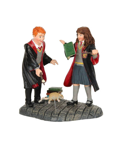 Department 56 – Harry Potter Hogwarts Village Wingardium Leviosa! Figures