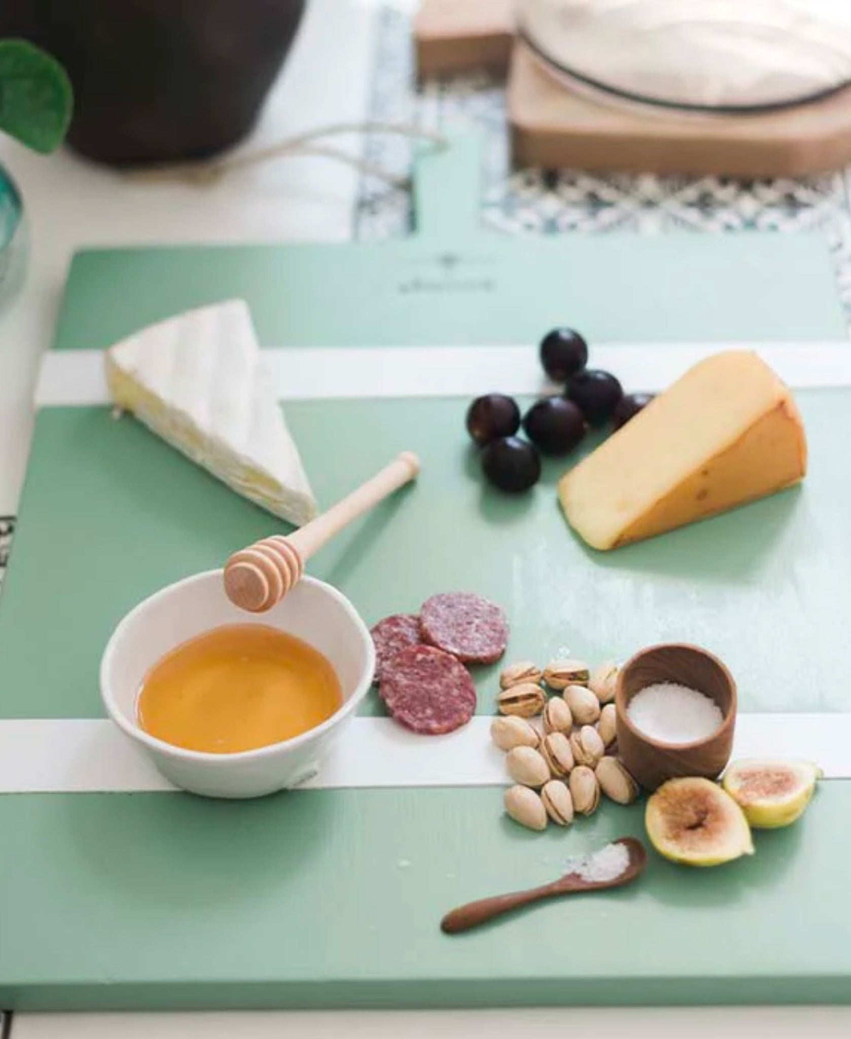 Etu Home Caitlin Wilson Laurel Green Rectangle Mod Charcuterie Board - Medium