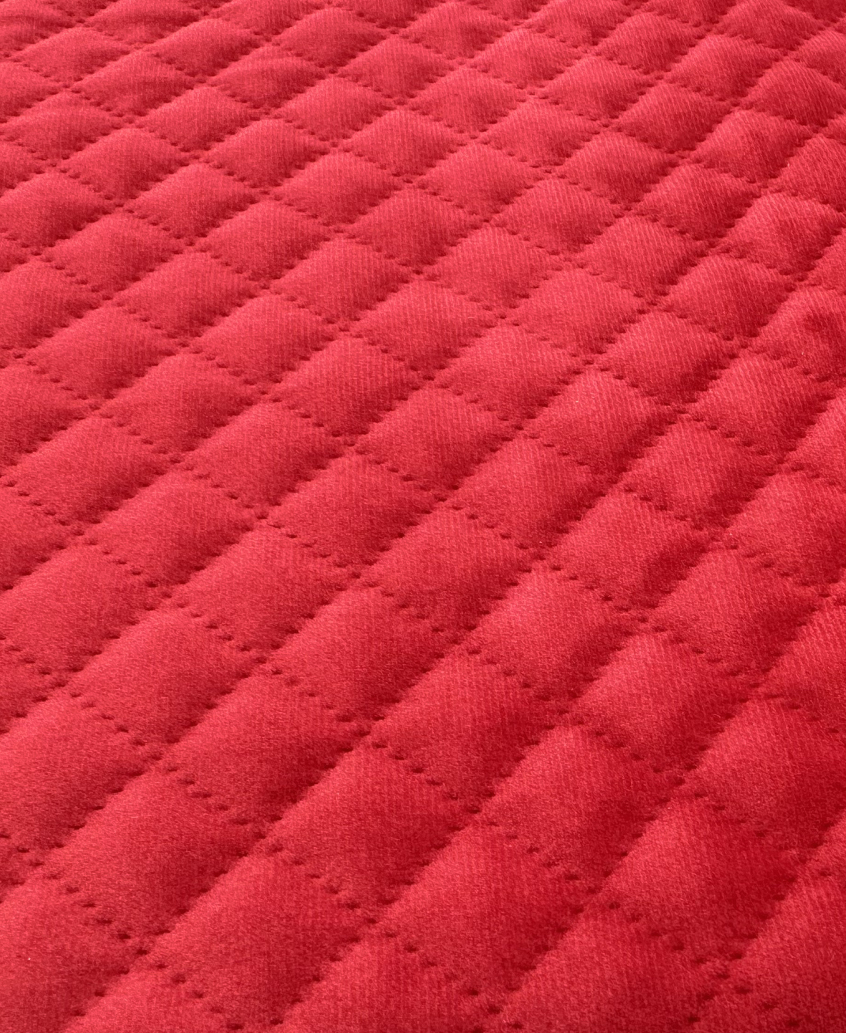 Harman Home Luxe Velvet Red Placement