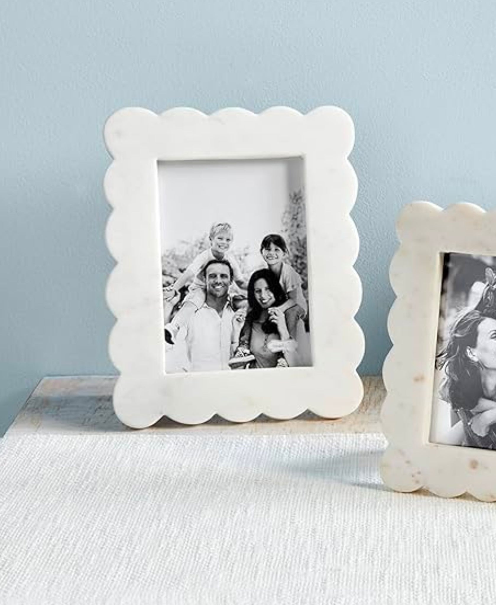 Large Scalloped Marble Frame - 5x7