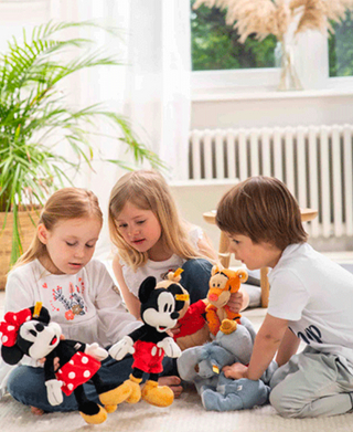 Minnie Mouse - Steiff x Disney Stuffie