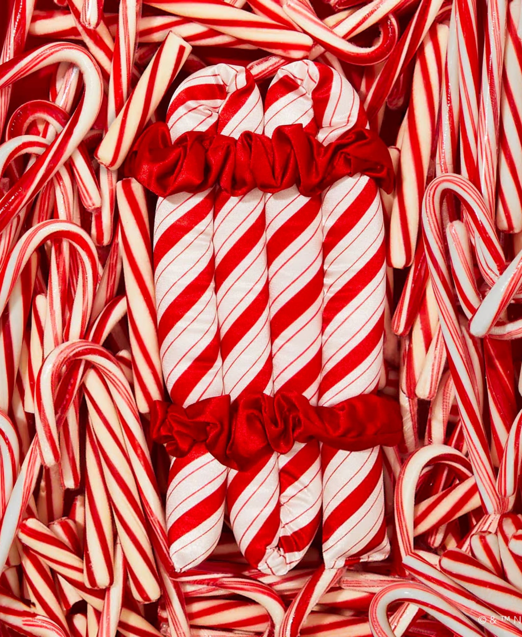 elf x Kitsch - The Satin Heatless Curling Set - Candy Cane