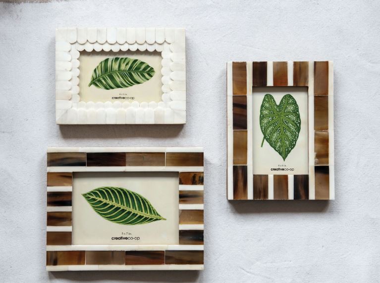 Scalloped Bone Photo Frame