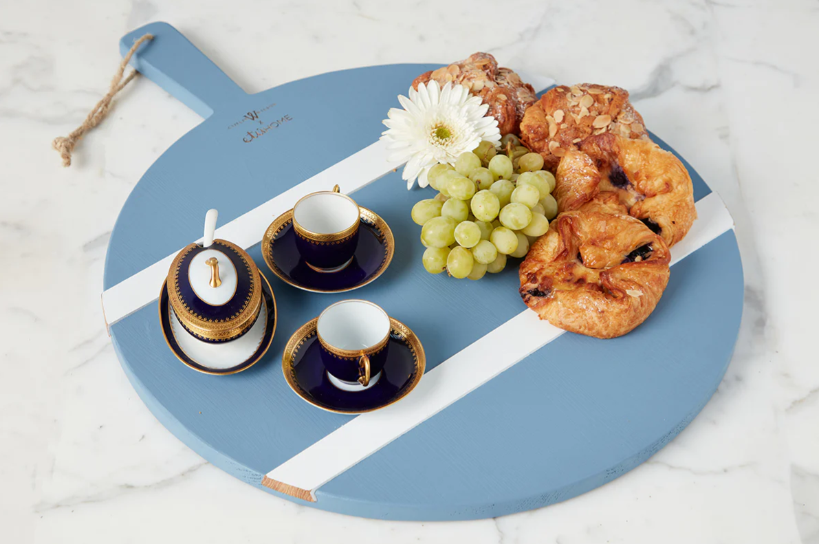 Etu Home Caitlin Wilson French Blue/White Round Mod Charcuterie Board - Medium