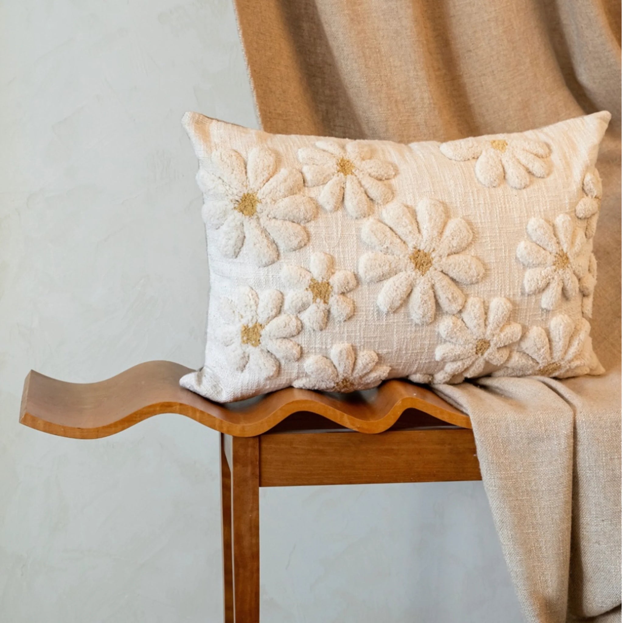 Tufted Daisy Pillow 16x24