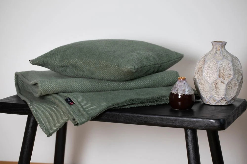 David Fussenegger Cordi Throw Solid Green - 200 x140 cm