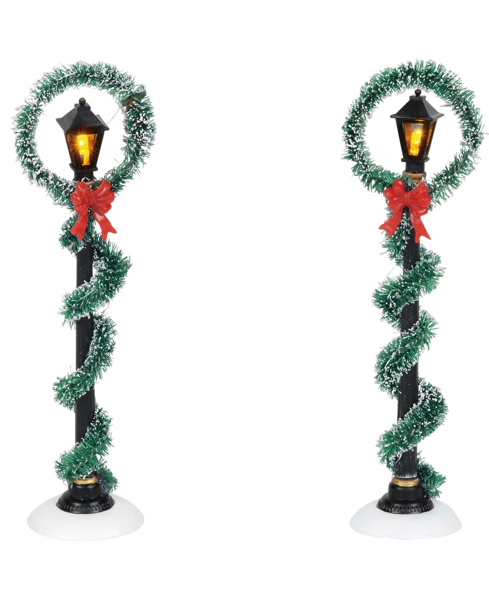 Department 56 Village Accessories Christmas Wreath Street Lights (set of 2)