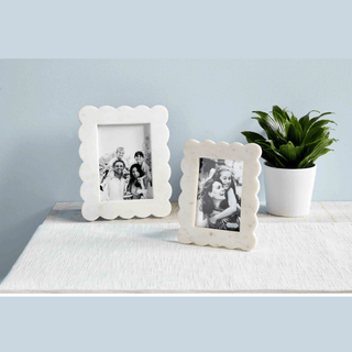 Small Scalloped Marble Frame - 4x6