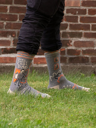 Blue Q Men's Here Comes Cool Dad Crew Socks