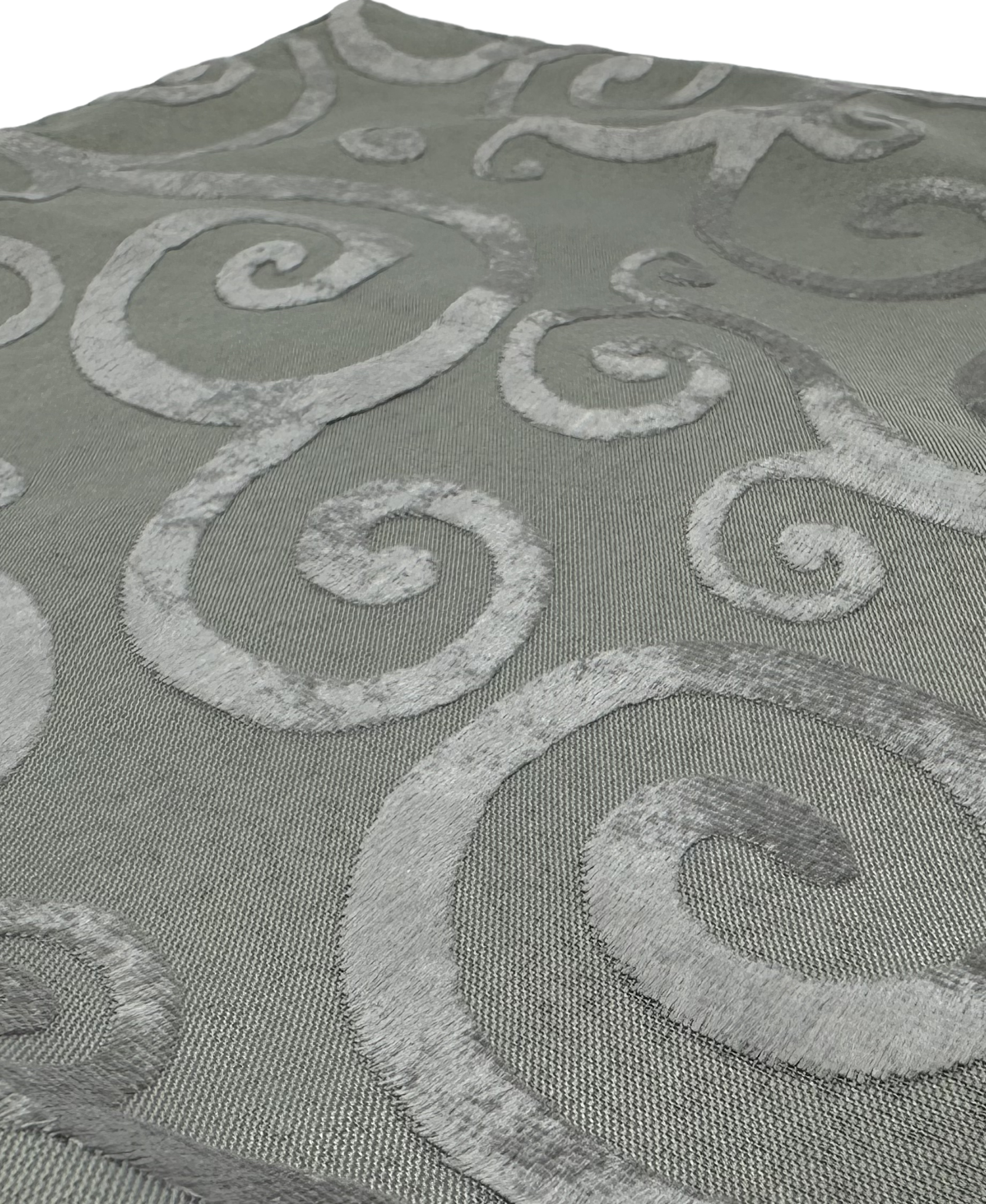 Split P Velvet Scroll Platinum Table Runner 13