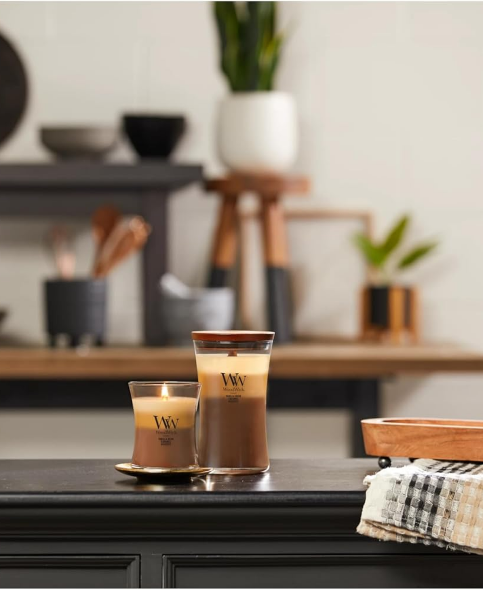 WoodWick Café Sweets Trilogy Candle - Medium (Vanilla Bean, Caramel & Biscotti)