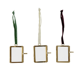 Photo Frame Ornament With Velvet Ribbon