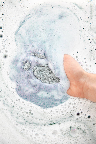 Bathorium Midnight Superbloom Crush Bath Soak Single Use